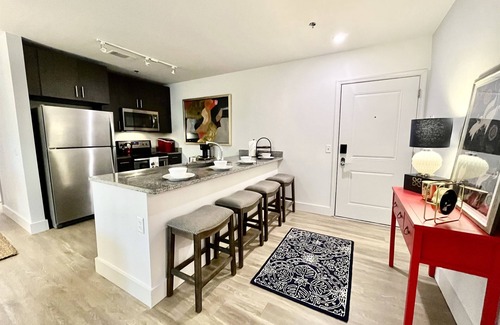 University Condo | 2 Parking Spaces - Walk to Campus & The Square!