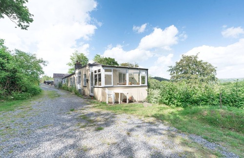 Felinfach Cottage | 2 PENRHYNBACH, pet friendly, character holiday cottage in Aberaeron