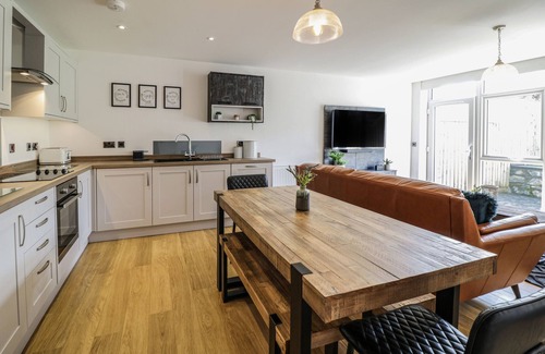 Porthmadog House | 2 PENSYFLOG BARNS, pet friendly, luxury holiday cottage in Porthmadog