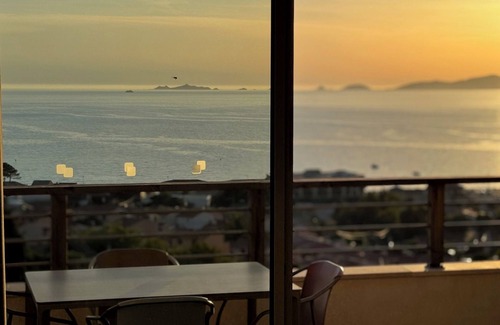 Molini Apartment | 2-person apartment with panoramic sea view over the Gulf of Ajaccio