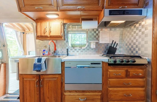 Logan House | 2-Person Romantic Airstream Glamper in Hocking Hills, Ohio