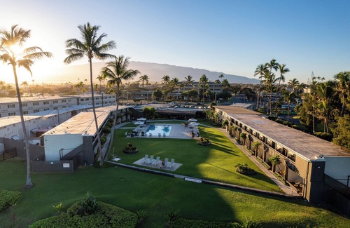 Kahului Hotel | 2 Pet-friendly Units with Stunning Ocean Views, Outdoor Pool!