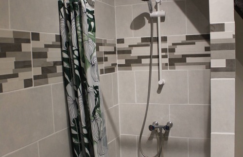 Chalons-en-Champagne Apartment | 2 Pièces Calme Stationnement Gratuit Wi-fi Haut Débit