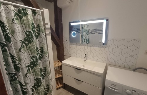 Chalons-en-Champagne Apartment | 2 Pièces Calme Stationnement Gratuit Wi-fi Haut Débit