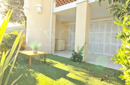 Cap Esterel Apartment | 2 pièces en rez-de-jardin avec vue mer, piscine et parking à Saint-Raphaël - FR-1-504-567