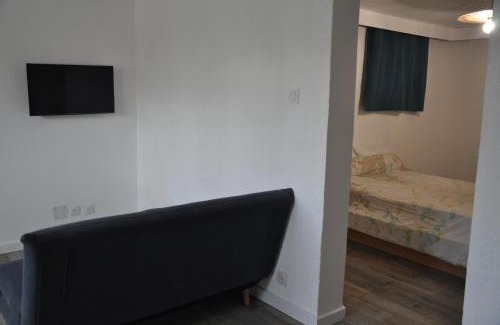 Peloux-Mail Apartment | 2 pièces rénové en rez-de-chaussée proche de la gare