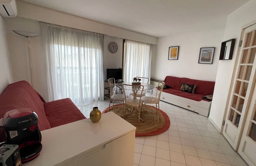 Juan-les-Pins Apartment | 2 Pieces Proche mer