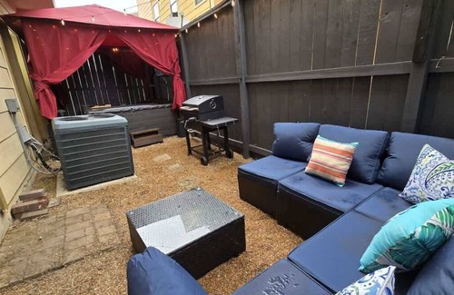Woodlake - Briar Meadow House | 2 Prime Galleria Rentals Jacuzzi
