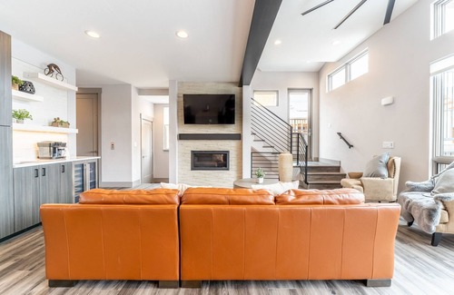 Keystone House | 2 Private Balconies, Hot Tub, Mountain Views, 1/2mi to lifts/golf/village