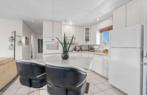 Makaha House | 2 Private Luxe Homes for Large Group w/Ocean Views, Lanai & A/C