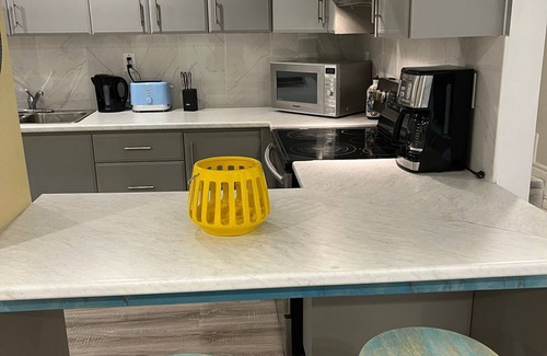 Central Erin Mills Apartment | 2. Private Room - Erin Mills Mall