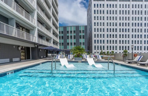 Faubourg Delassize Apartment | 2 Queens Std Room, Holiday Inn – Onsite Restaurant, Near Bourbon Street, 2 Units