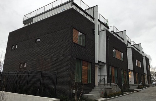 Nashville House | 2 ROOFTOPS DOWNTOWN VIEWS
