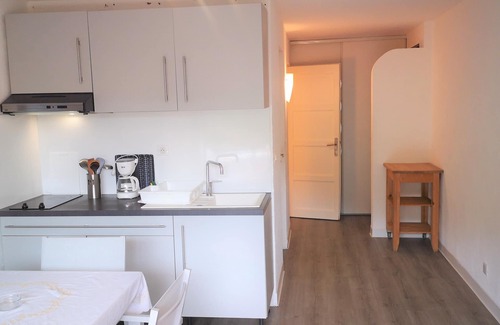 Bastide Giraud Apartment | 2-room apartment Résidence Provençale Air-conditioned Parking Pool 2 km Sea