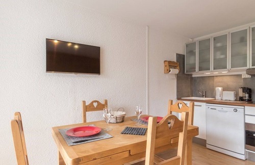 La Salle-les-Alpes Apartment | 2-room apartment with parking 150m from cable cars