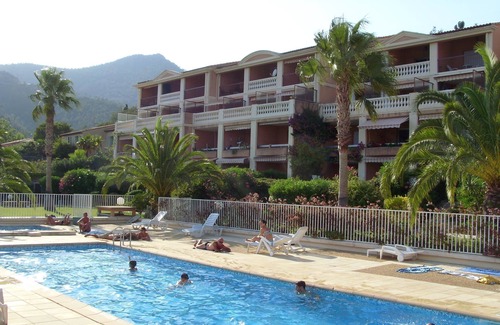 Theoule-sur-Mer Apartment | 2-room apartment with air conditioning + wifi, 18m² terrace facing the sea, private parking