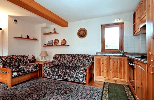 Les Houches Apartment | 2-room apartment near ski lift, balcony, parking, pets allowed