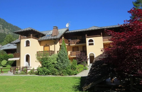 Les Houches Apartment | 2-room apartment near ski lift, balcony, parking, pets allowed