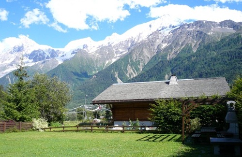 Les Houches Apartment | 2-room apartment near ski lift, balcony, parking, pets allowed
