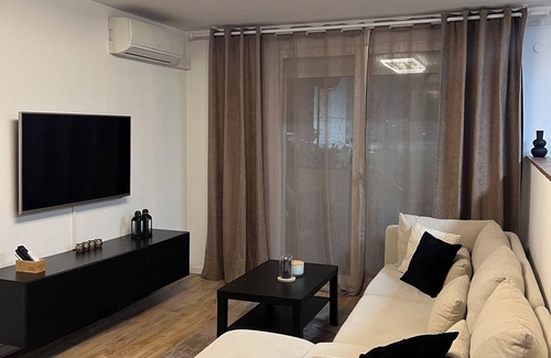Saint-Augustin Apartment | 2-room apartment near airport and tramway 15 minutes from downtown
