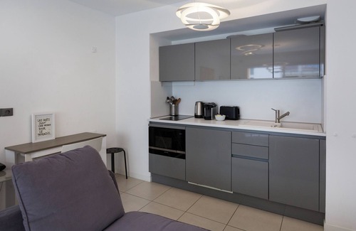 Pointe Croisette House | 2-room apartment with A/C, terrace, pool, 100m from the beach, 4 people