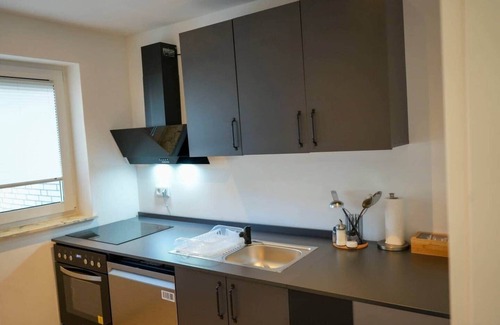 Berenbostel Apartment | 2-room apartment with balcony for families & fitters No2