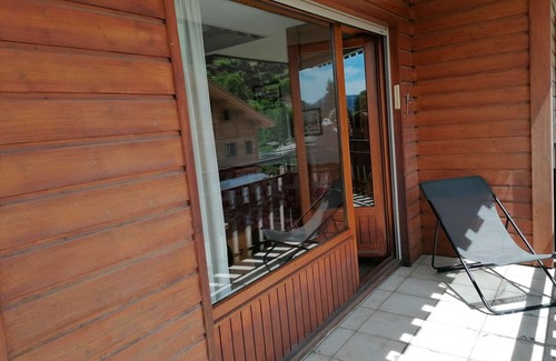 Le Chinaillon Apartment | 2-room apt for 5 with balcony & parking near slopes in Chinaillon