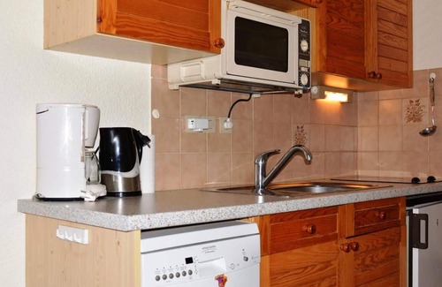 Le Chinaillon Apartment | 2-room cabin apartment, 300m from slopes/shops, cleaning incl., parking