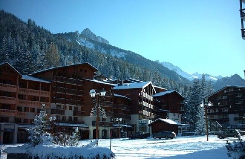 Valfrejus Apartment | 2-Room + Cabin Apartment for 4-6 in Heart of Station - WiFi & Balcony