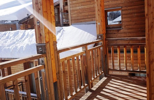 Orcieres-Merlette Apartment | 2-room cabin apartment, parking, WiFi & pets allowed