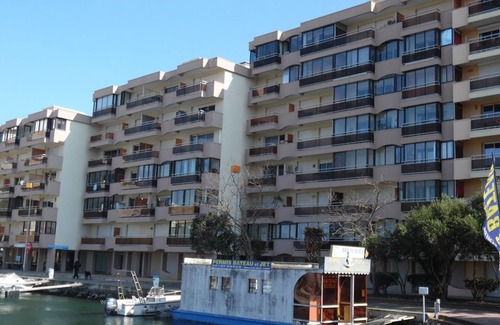 Le Port Apartment | 2-room crossing apartment, 4 people, loggias, parking, near beach