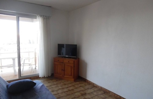Le Port Apartment | 2-room crossing apartment, 4 people, loggias, parking, near beach