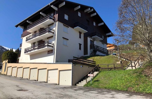 Saint-Gervais-les-Bains Apartment | 2-room apartment for 6 near the slopes, balcony, pool, parking