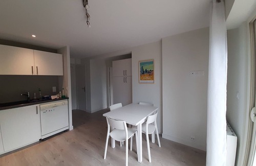 Carnac Apartment | 2-room ground floor apartment 300 m from the beach