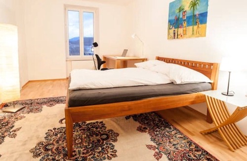 Lend Apartment | 2 room old building apartment with balcony