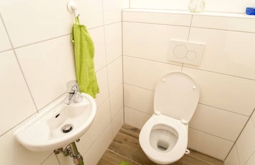 Lend Apartment | 2 room old building apartment with balcony