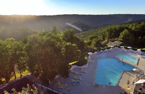 Najac Apartment | 2 Rooms 4 People 1 baby