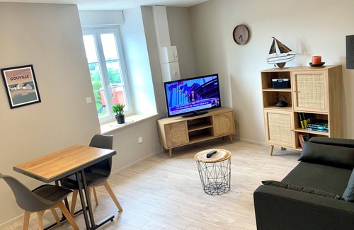 Donville-les-Bains Apartment | 2 rooms- City center - 500m beach - All Comfort