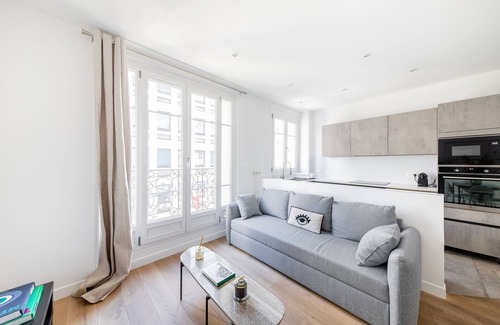 Levallois-Perret Apartment | 2 rooms Modern & Cozy - 150m Metro L3