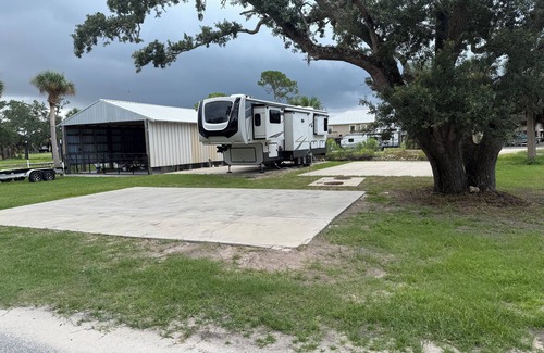 Horseshoe Beach RV Rental | 2 RV Canel spaces in Horseshoe Beach on concrete slabs Price is per space.
