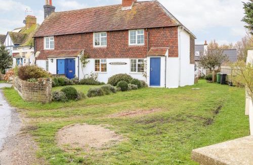 Pevensey House | 2 Seaview Cottages