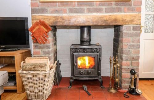 Pevensey House | 2 Seaview Cottages