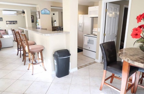 Mid Island House | 2 Separate Units! 200Ft From The Beach! 16 Guests!