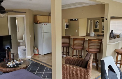 Mid Island House | 2 Separate Units! 200Ft From The Beach! 16 Guests!