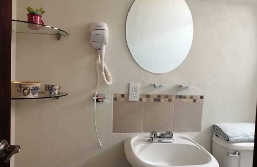 Downtown Queretaro Apartment | 2 single rooms, and 1 double room with their private bathroom, kitchen.microwave