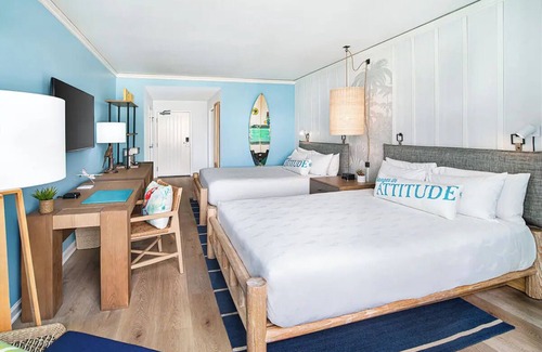 East Village Hotel | 2 Spacious Units, Rooftop Pool and Onsite Parking, Pets Allowed!