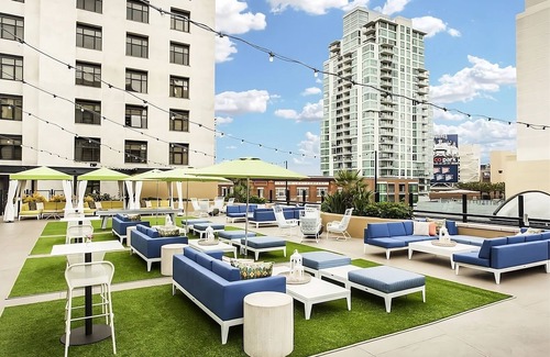 East Village Hotel | 2 Spacious Units, Rooftop Pool and Onsite Parking, Pets Allowed!