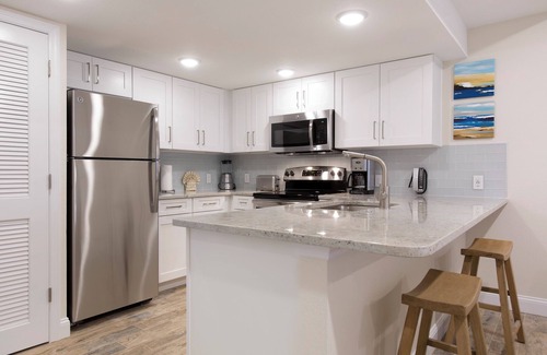Indian Shores Hotel | 2 Spacious Units for Group Travel, Kitchen, Beach, Pool