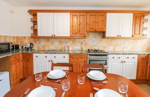 Haltwhistle Cottage | 2 STABLE MEWS in Haltwhistle