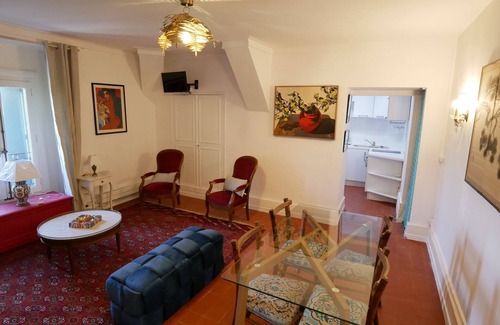 Sommieres Apartment | 2-star apartment in writer's house